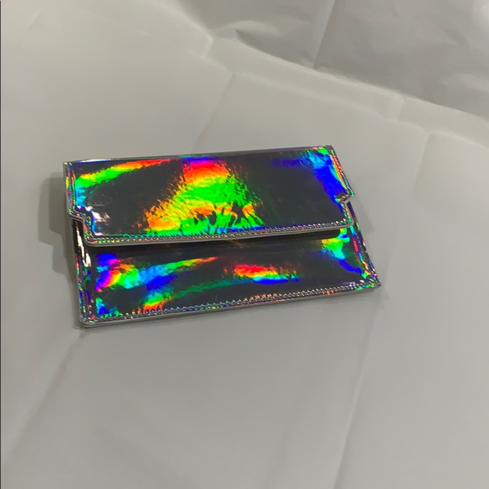 HOLOGRAPHIC CLUTCH OR CROSSBODY BAG! - Picture 6 of 8